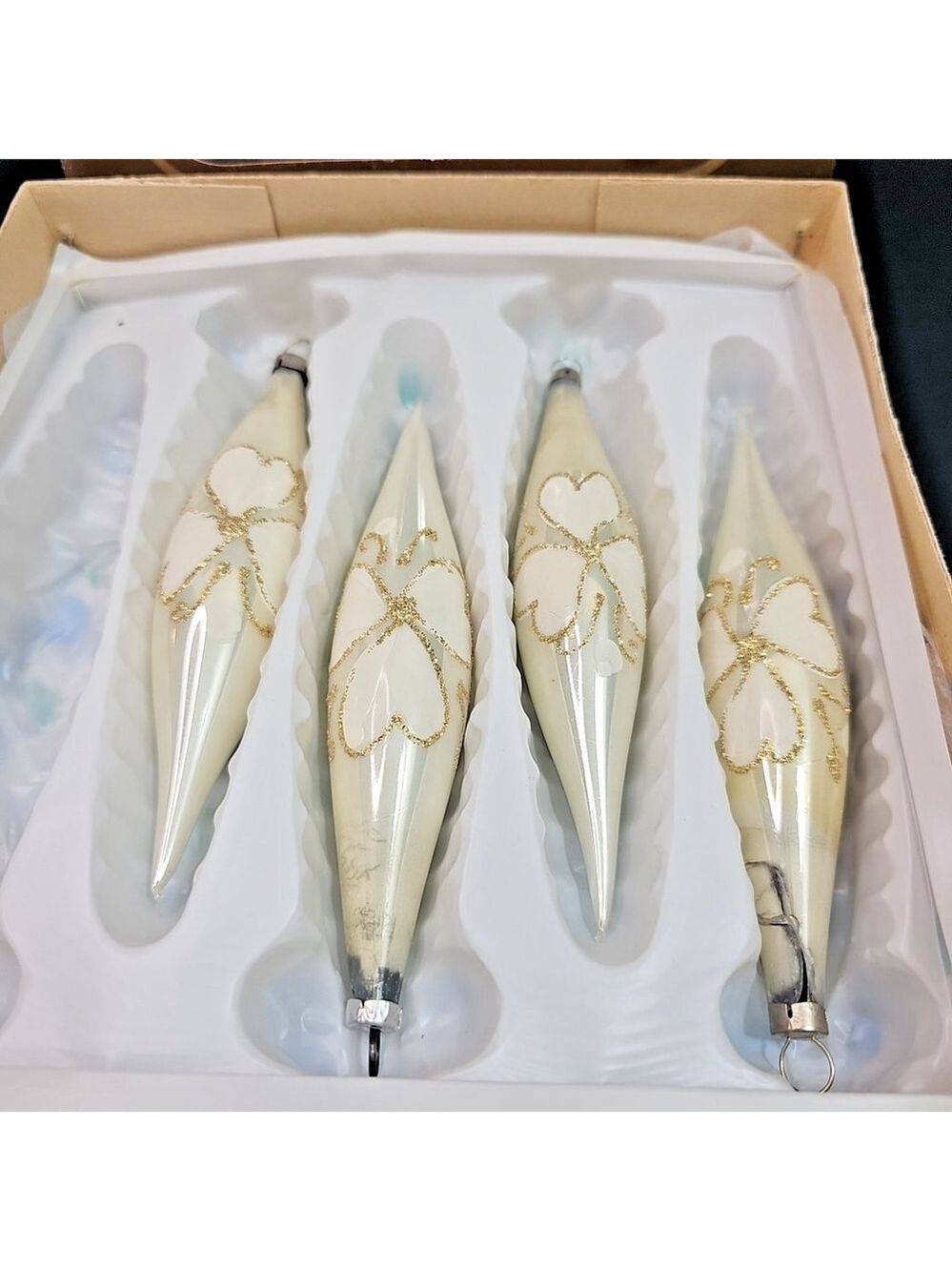 Christmas Ornaments Teardrop Oblong Baubles Alderbrook White Vintage Czech